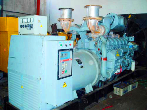 嵊泗縣發(fā)電機出租費用、柴油機工作中滑油壓力急劇變化的原因是什么？