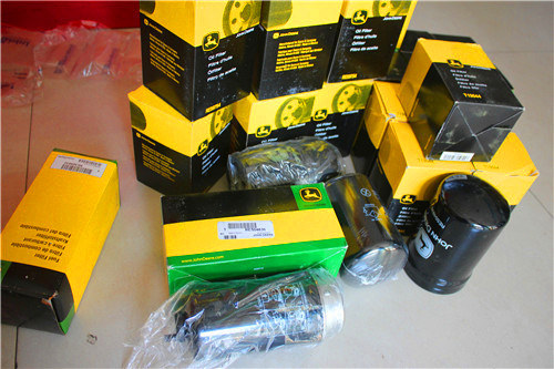 約翰迪爾954機(jī)油濾芯與柴油機(jī)配件多少錢(qián)